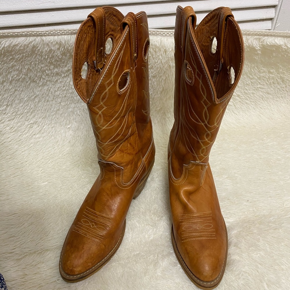 SOLD Ariat boots